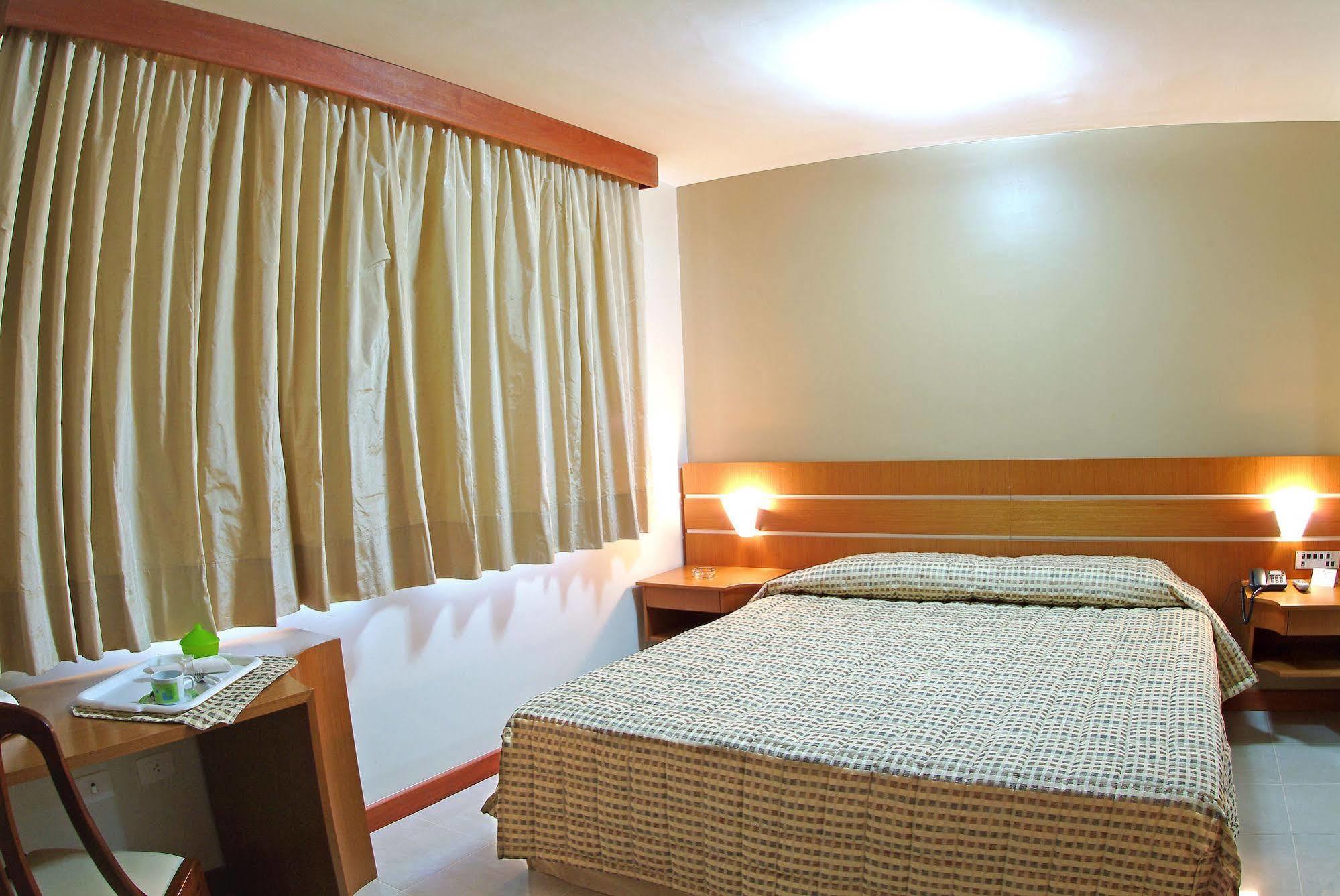 Copas Executive Hotel Cascavel  Bagian luar foto